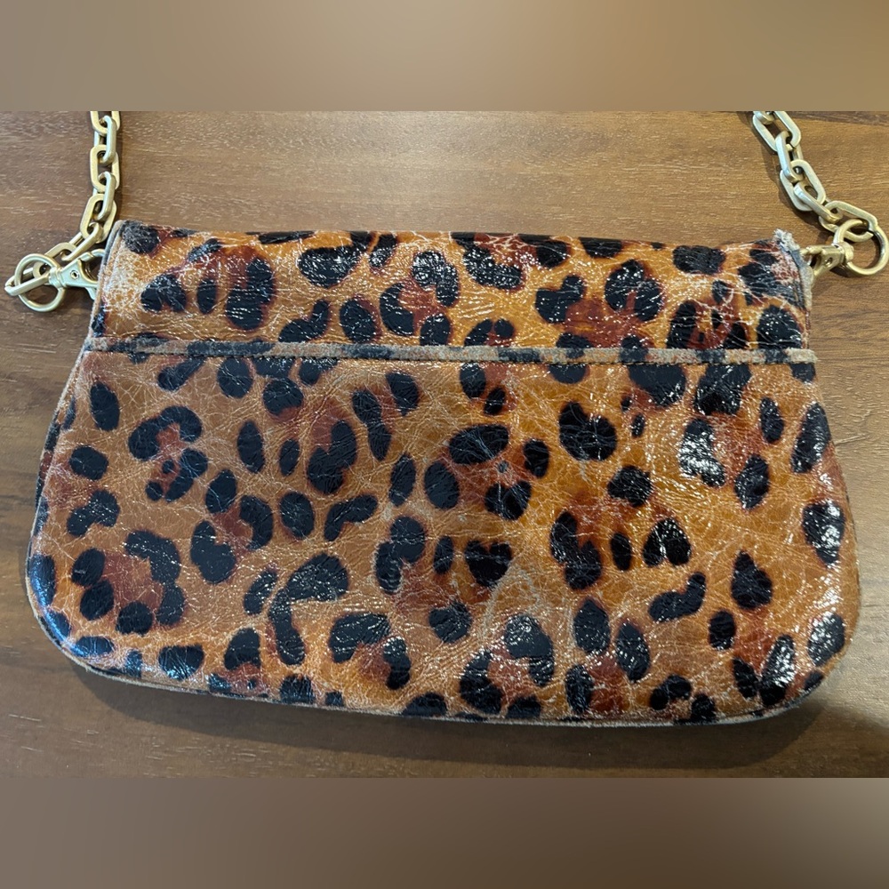 Authentic Tory Burch
Vegan Leather Leapord Print Crossbody Bag - Picture 5 of 16
